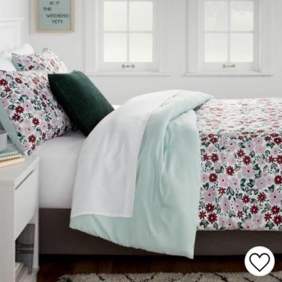 Room Essentials Bedding Microfiber Reversible Floral Print